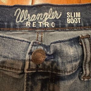 Wrangler Light Blue Denim Jeans with Brown Leather Patch. Size 32x34